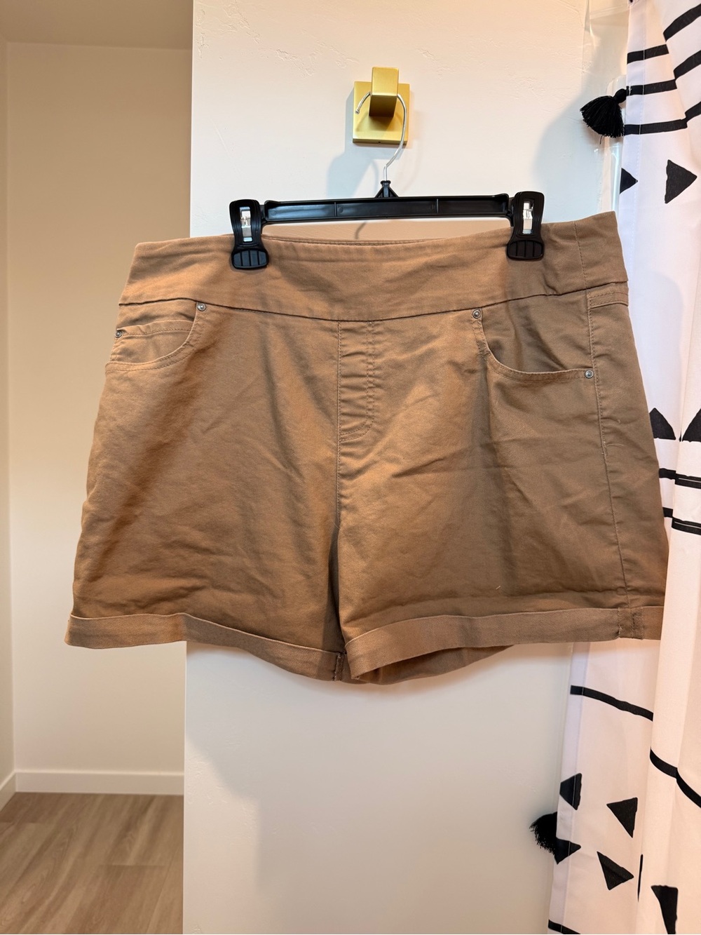 Women’s Time & Tru Tan Casual Stretch Shorts